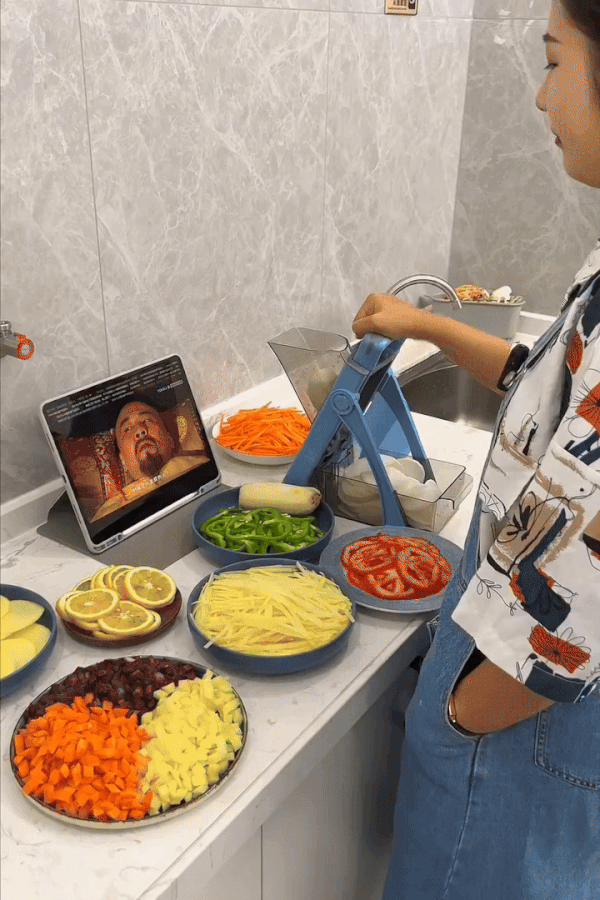 4-in-1 Manual Vegetable Cutter